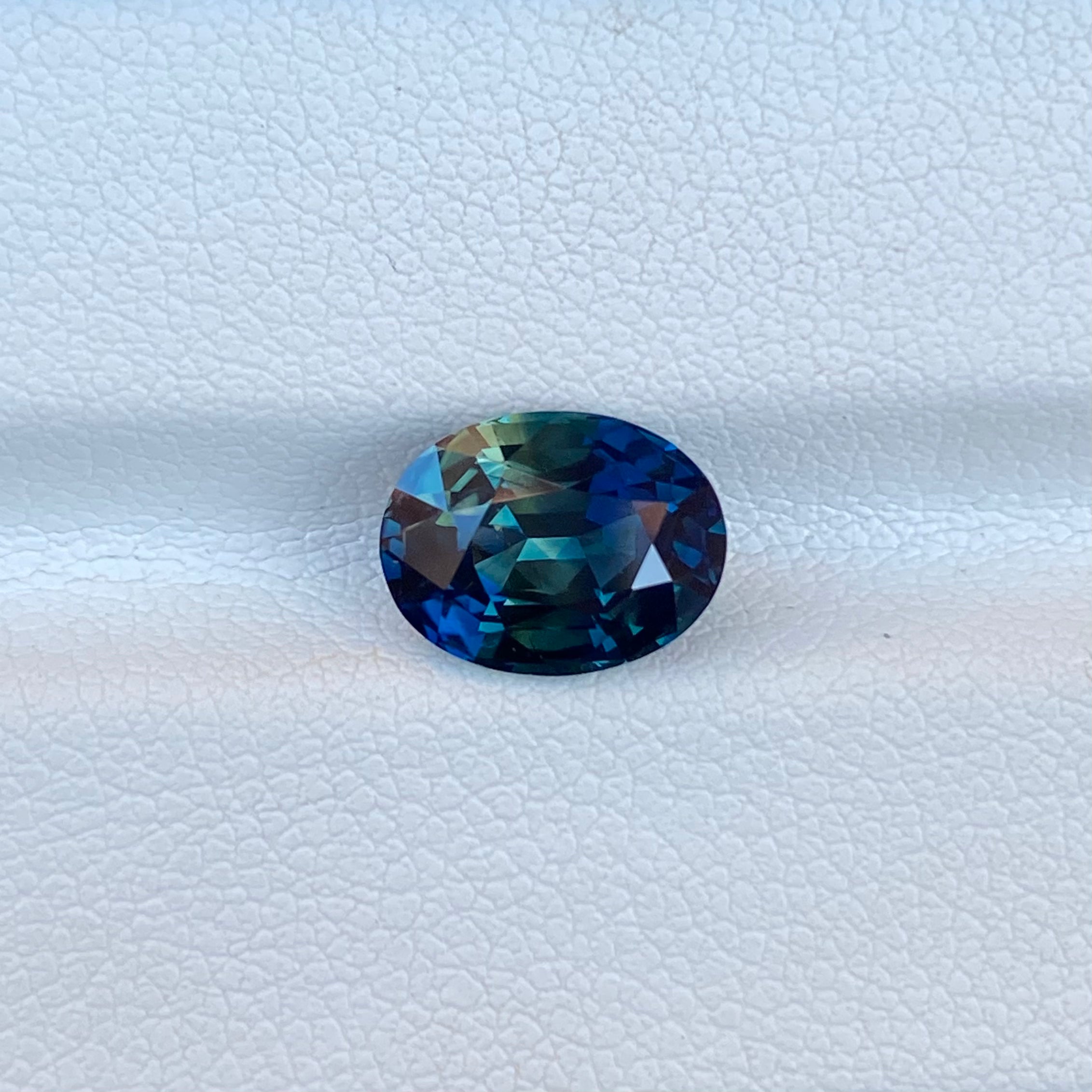 3.37 ct Blue Yellow Green Oval Sapphire Unheated Gem