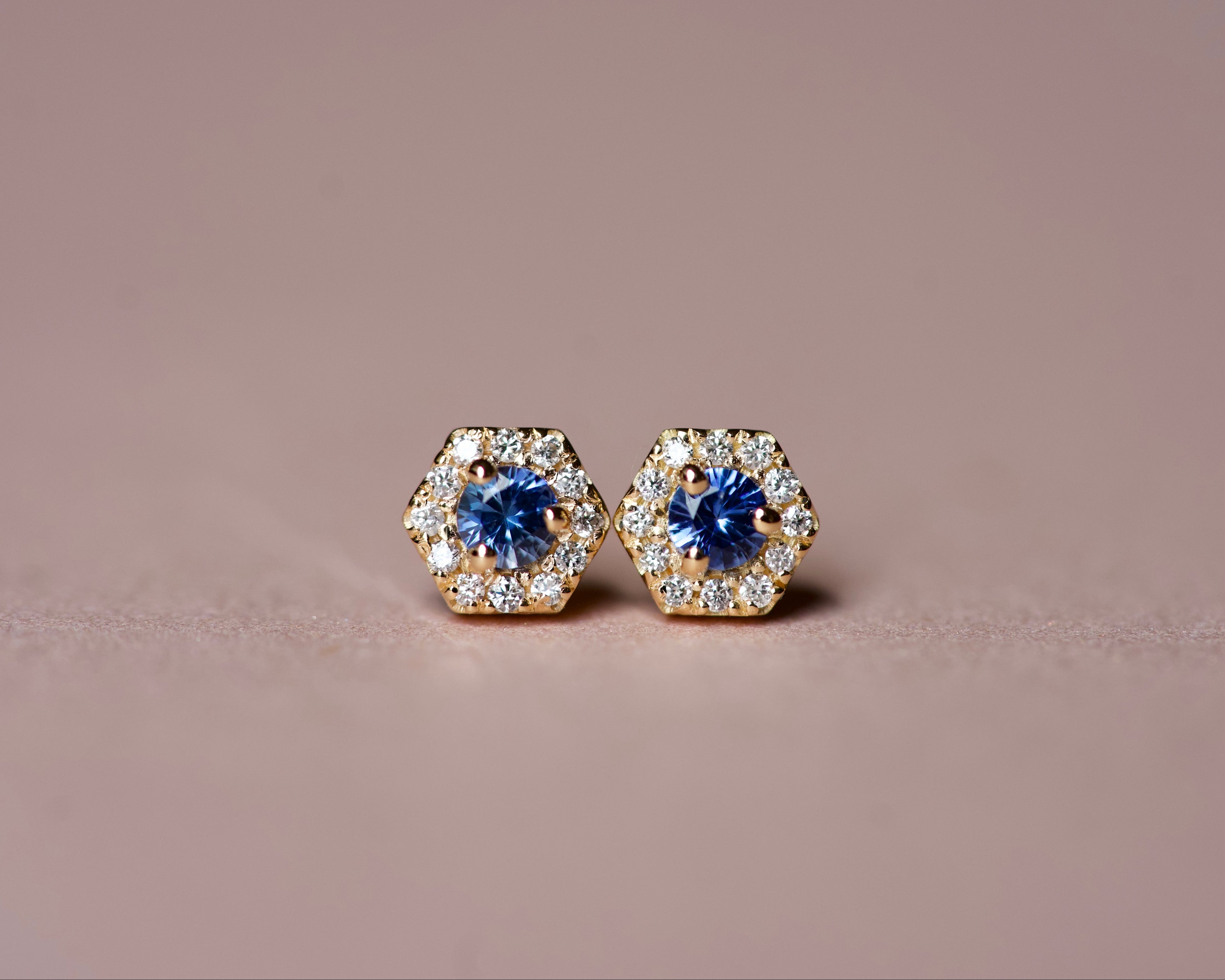 PETRA Mini Blue Sapphire Hexagon Diamond Halo Stud Earrings in 18k Gold