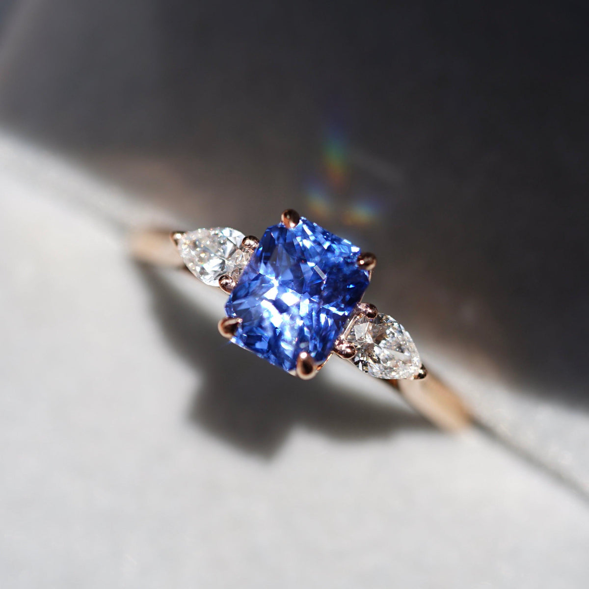 Cornflower Blue Ceylon Sapphire Diamond Trilogy Ring Rose Gold