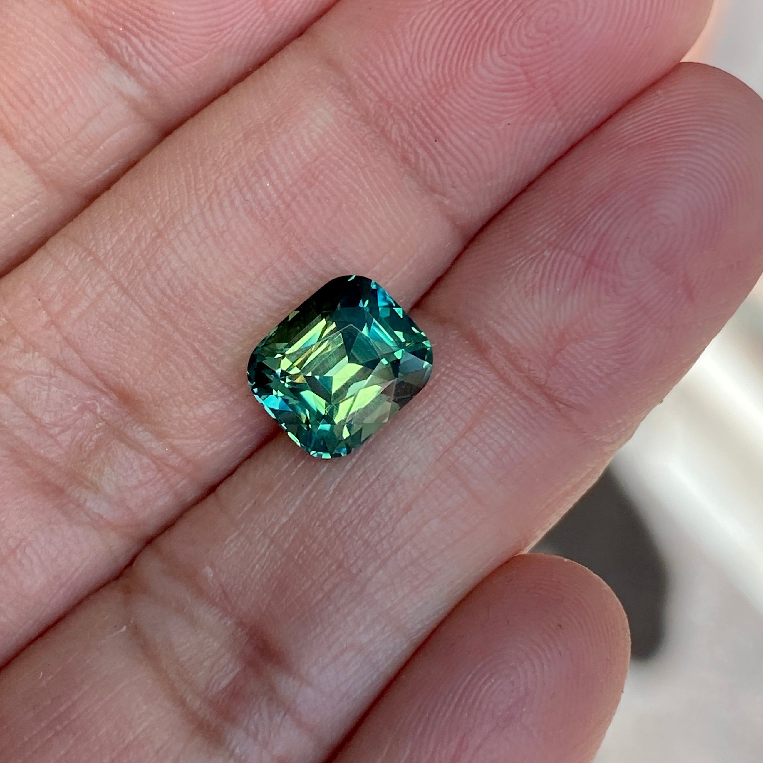 4.50 ct Yellowish Green Sapphire Rectangular Cushion Natural Unheated