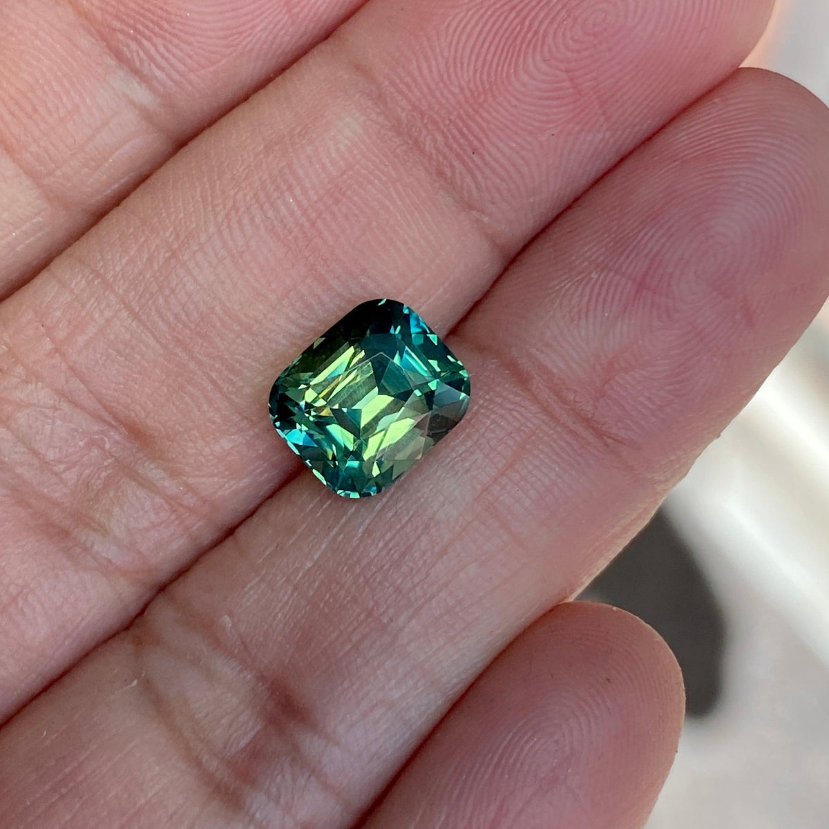 4.50 ct Yellowish Green Sapphire Rectangular Cushion Natural Unheated