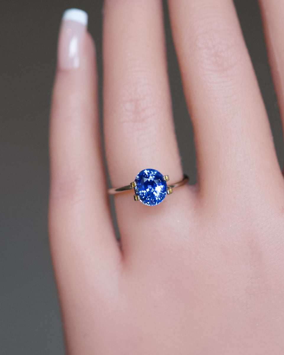2.95 ct Cornflower Blue Oval Ceylon Sapphire Heated Gem