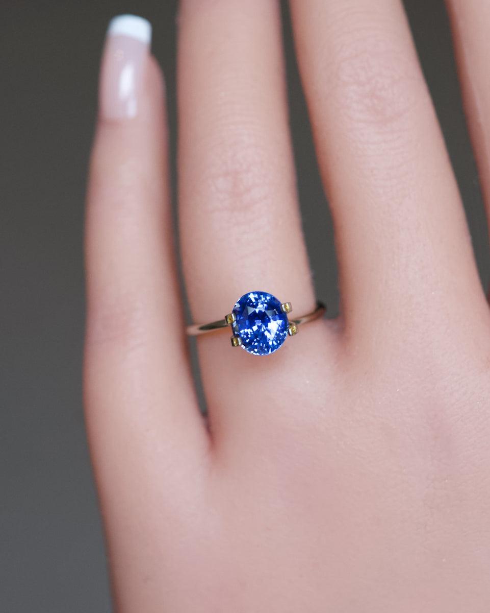 2.95 ct Cornflower Blue Oval Ceylon Sapphire Heated Gem