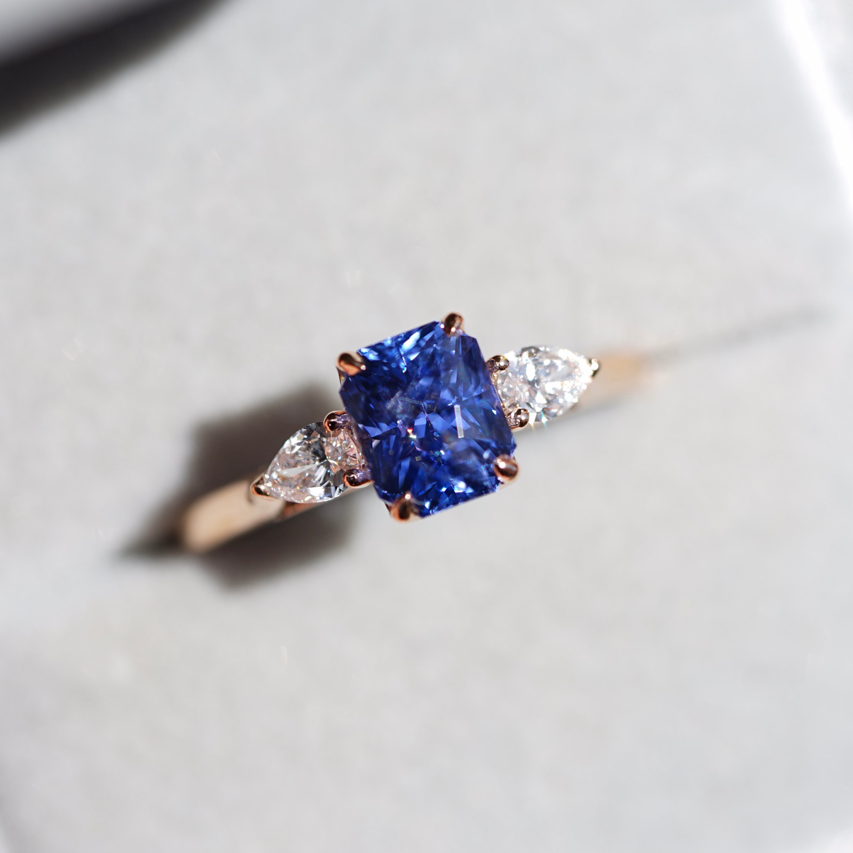 Cornflower Blue Ceylon Sapphire Diamond Trilogy Ring Rose Gold