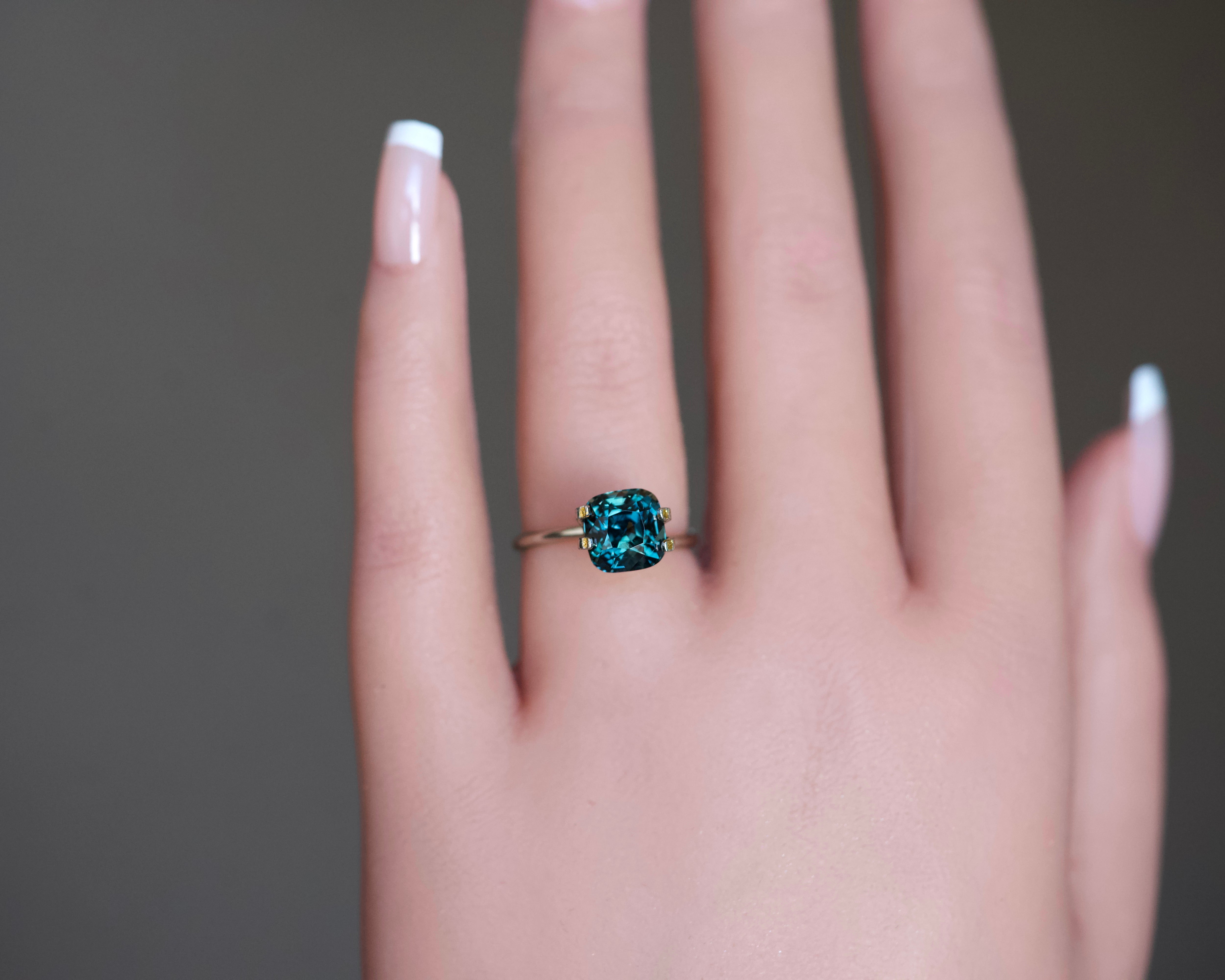 4.02 ct Teal Sapphire Cushion GIA Unheated Gems