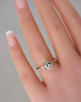 2.60 bi-colour pear cut sapphire gemstone