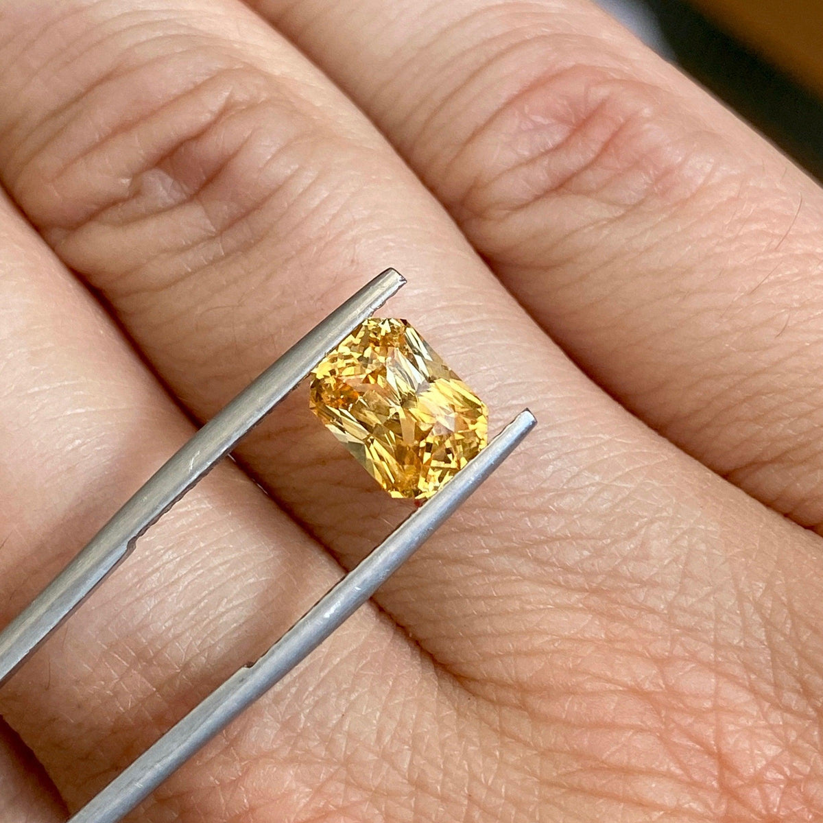 3-carat-apricot-sapphire-unheated-certified-natural.jpg