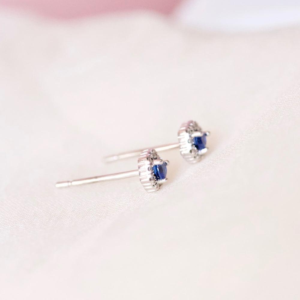 PETRA Mini Blue Sapphire Diamond Halo Studs in 18k Gold