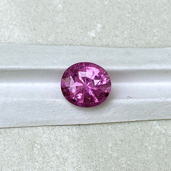 1.86 ct Vivid Pink Oval Cut Natural Unheated Sapphire