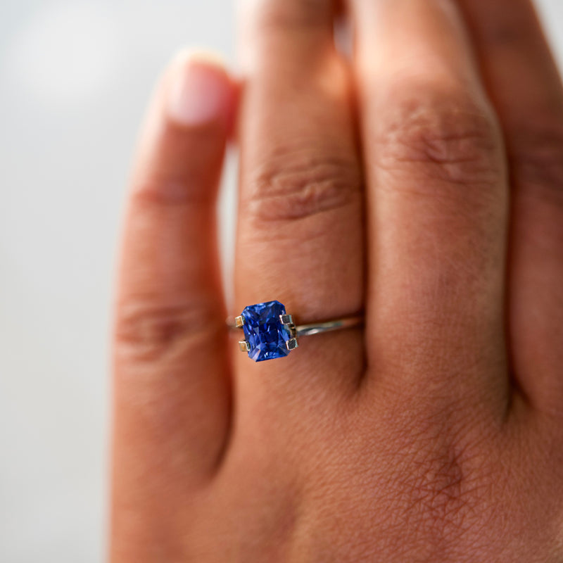 2.01 ct Vivid Blue Sapphire Radiant Cut Natural Unheated