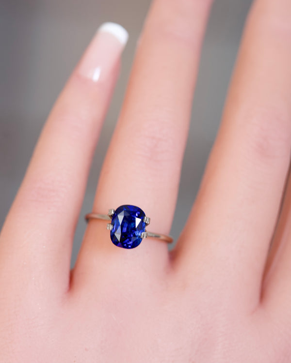 3.70 ct Royal Blue Cushion Sapphire GIA Heated Gem Ceylon