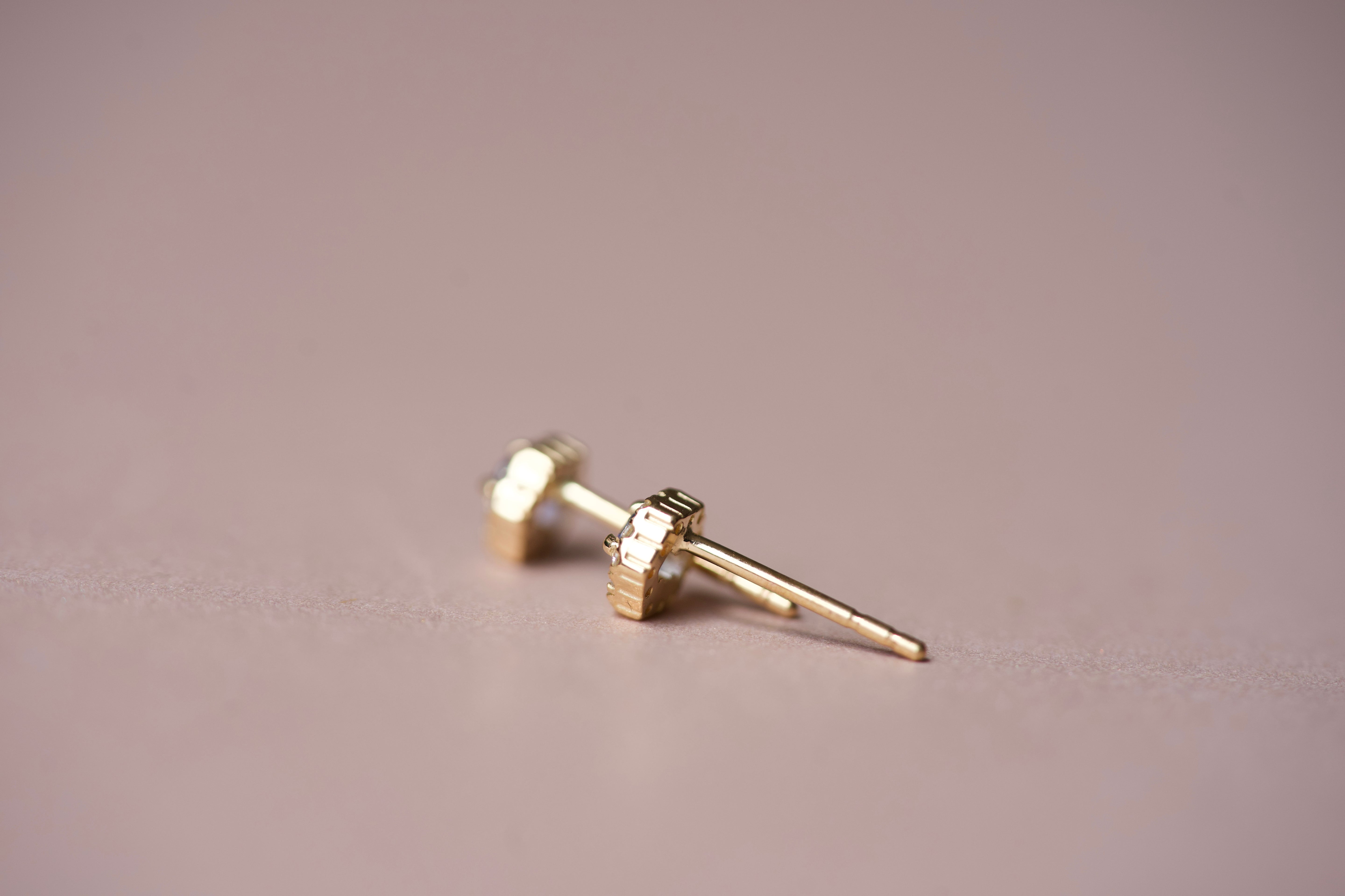 PETRA Mini Purple Sapphire Hexagon Diamond Halo Stud Earrings in 18k Gold