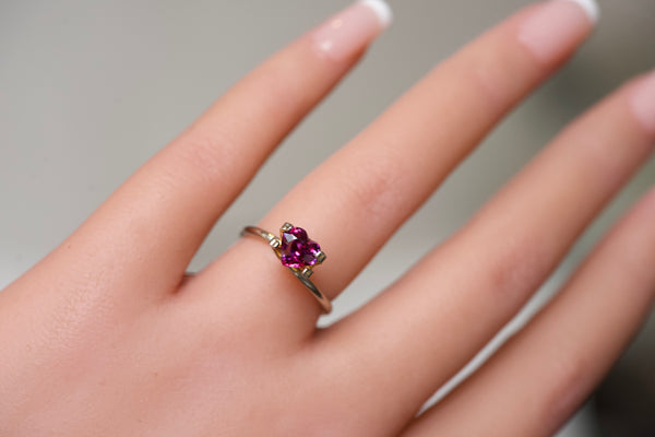1.09 ct Pinkish Purple Heart Ceylon Sapphire Heated Gemstone