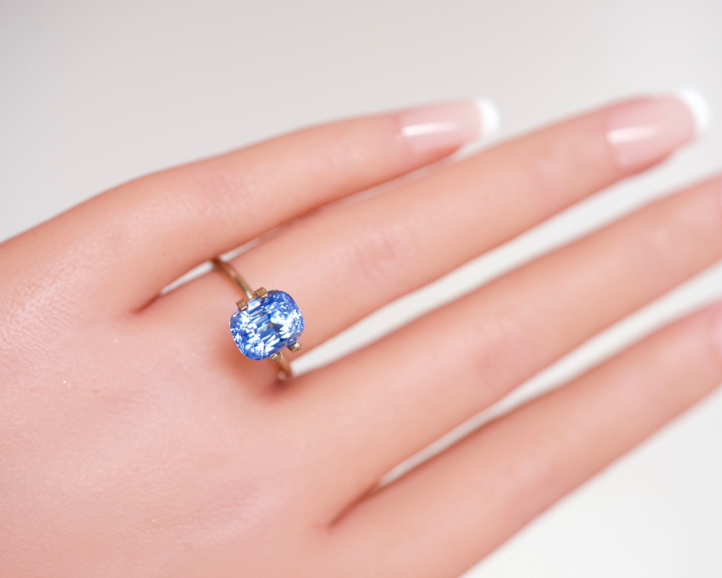 5.51 ct Medium Cornflower Blue Sapphire GIA Certified Unheated Cushion Cut Gemstone