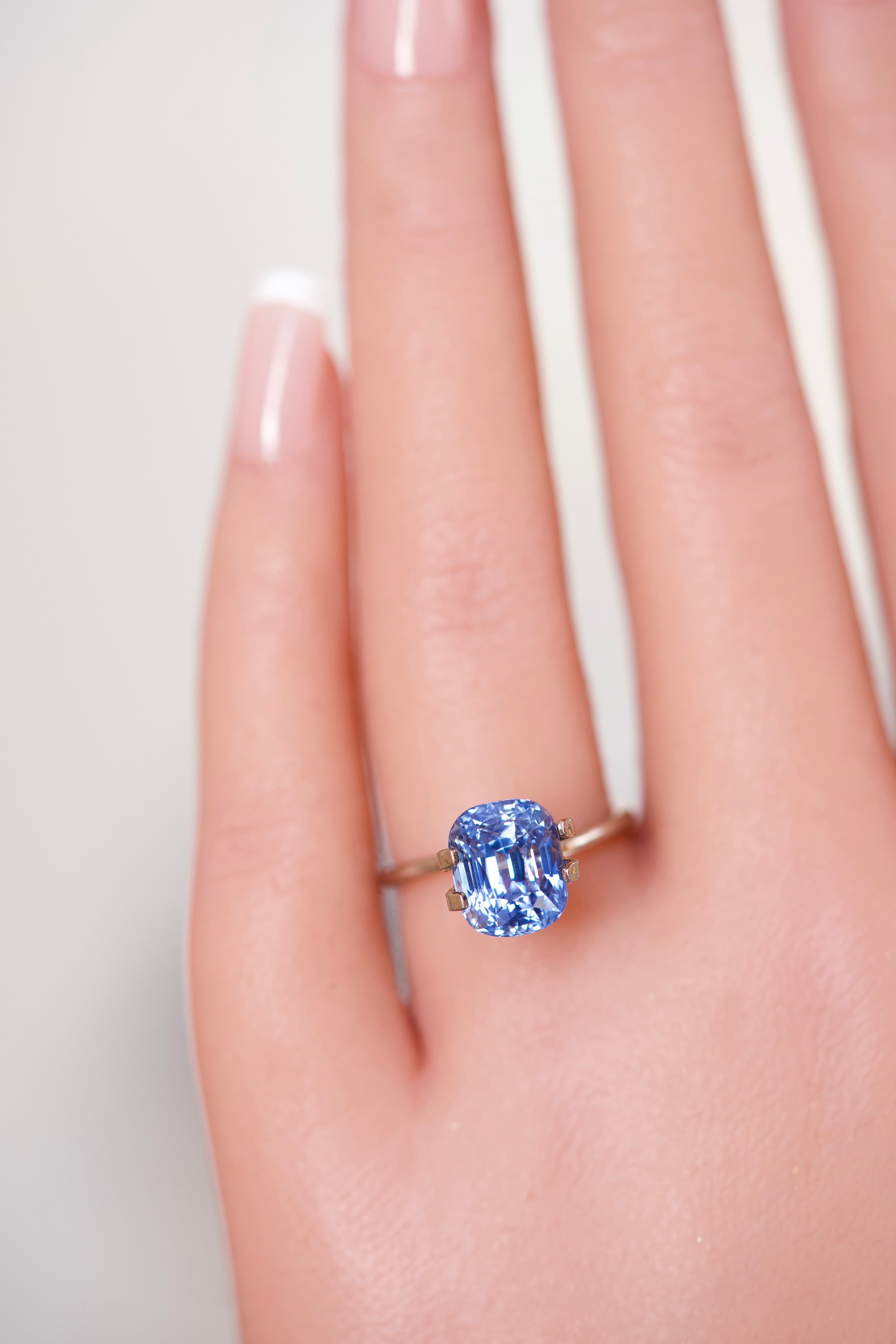 5.51 ct Medium Cornflower Blue Sapphire GIA Certified Unheated Cushion Cut Gemstone