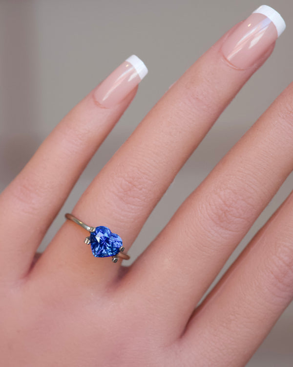 heart blue sapphire gemstone