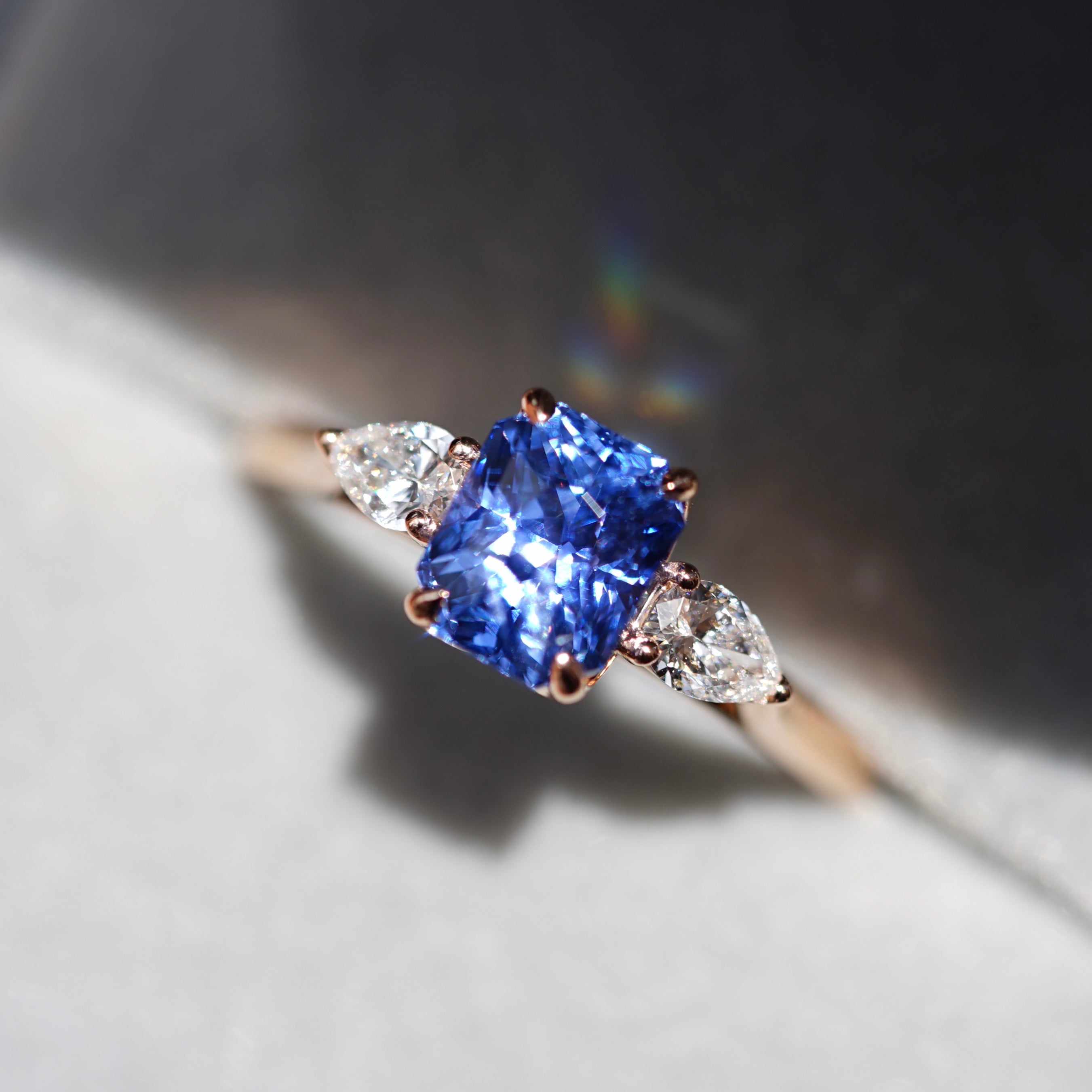 Cornflower Blue Ceylon Sapphire Diamond Trilogy Ring Rose Gold