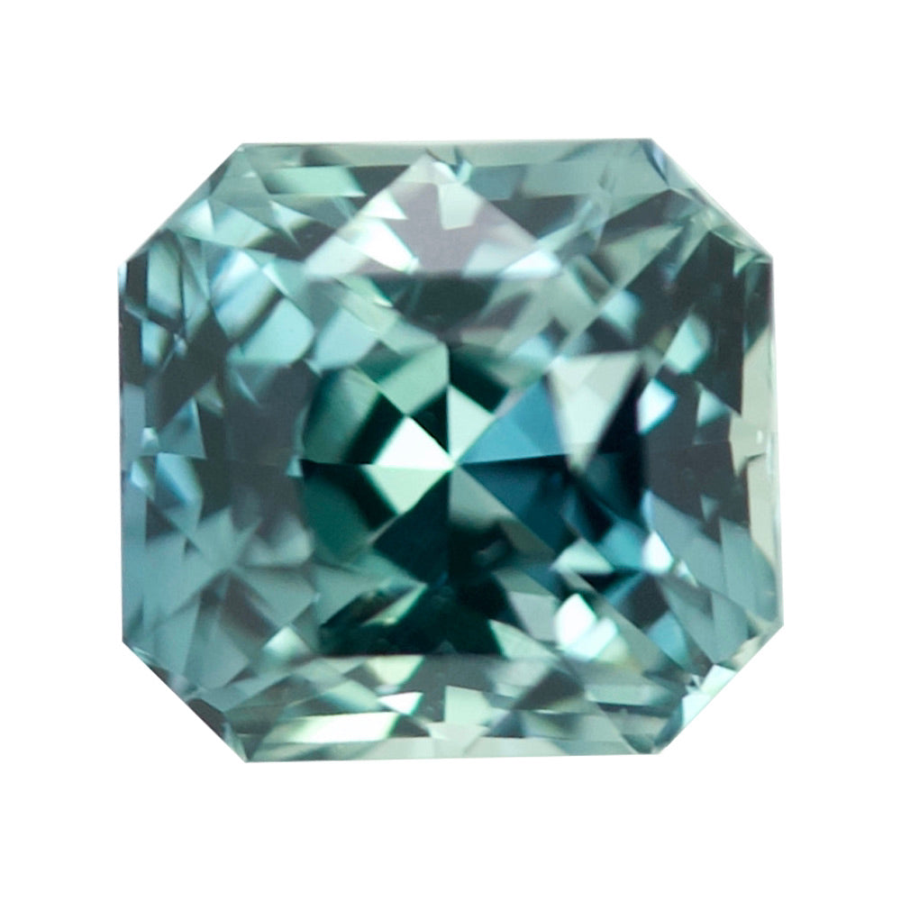 madagascar bluish green sapphire close up 1.07ct