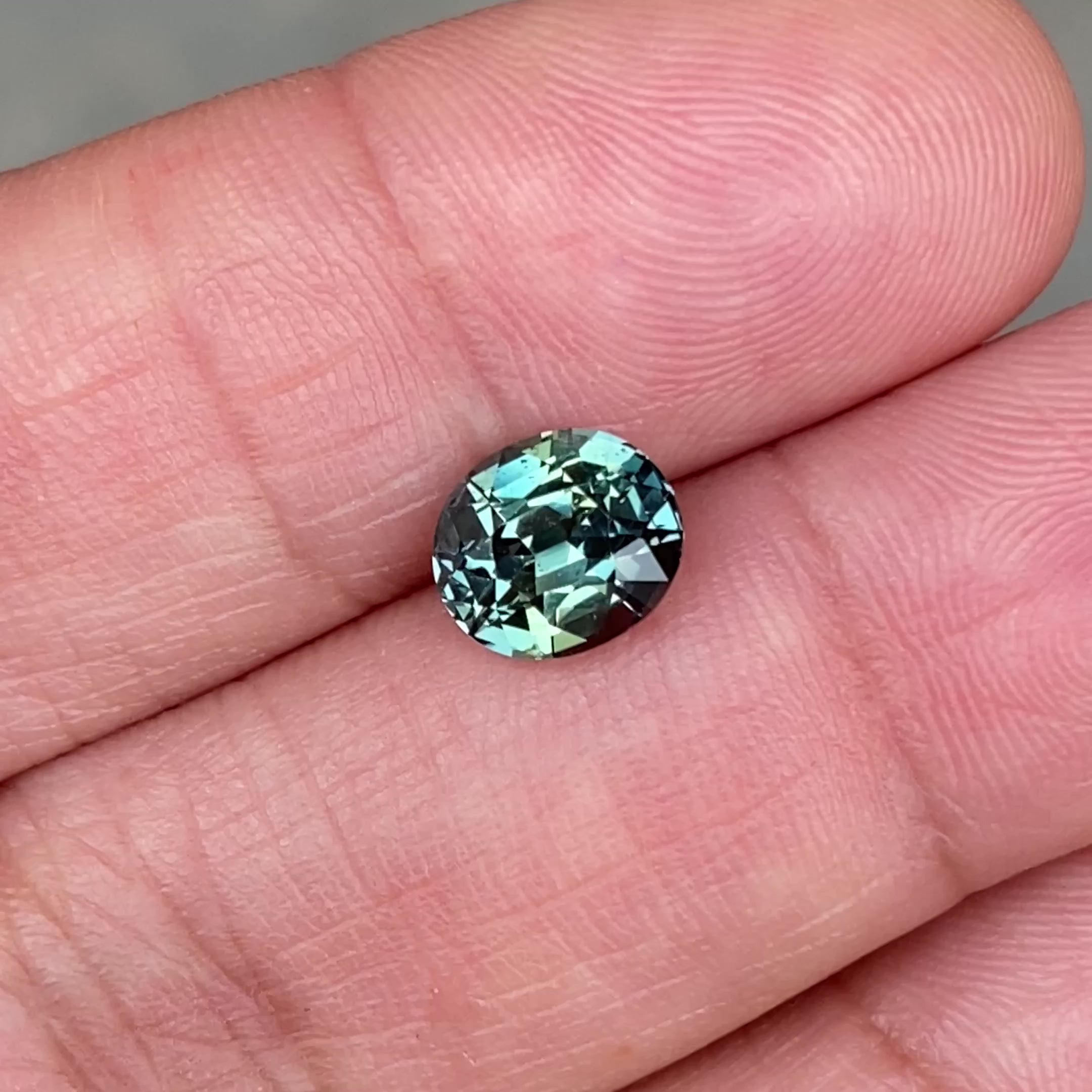 2.04 ct Teal Parti Sapphire Oval Shape Natural Unheated Gems