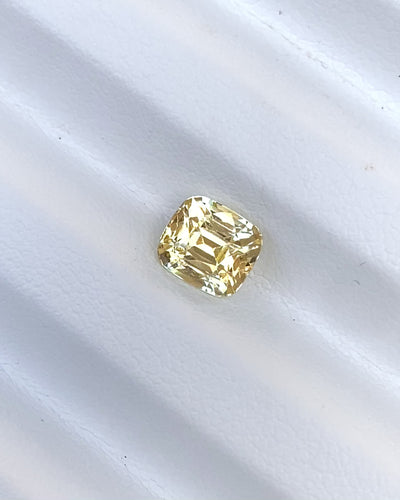 2.26 ct Yellow Sapphire Cushion Natural Unheated