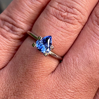 1.12 ct Blue Sapphire Pear Shap Natural Unheated Gems