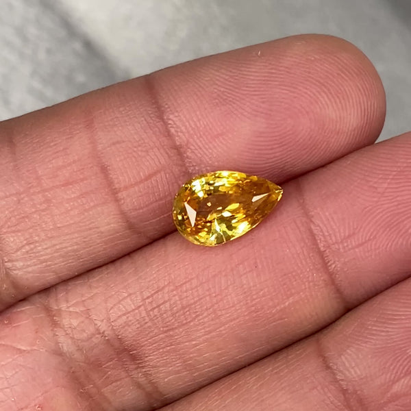 3.05 ct Yellow Sapphire Pear Natural Heated
