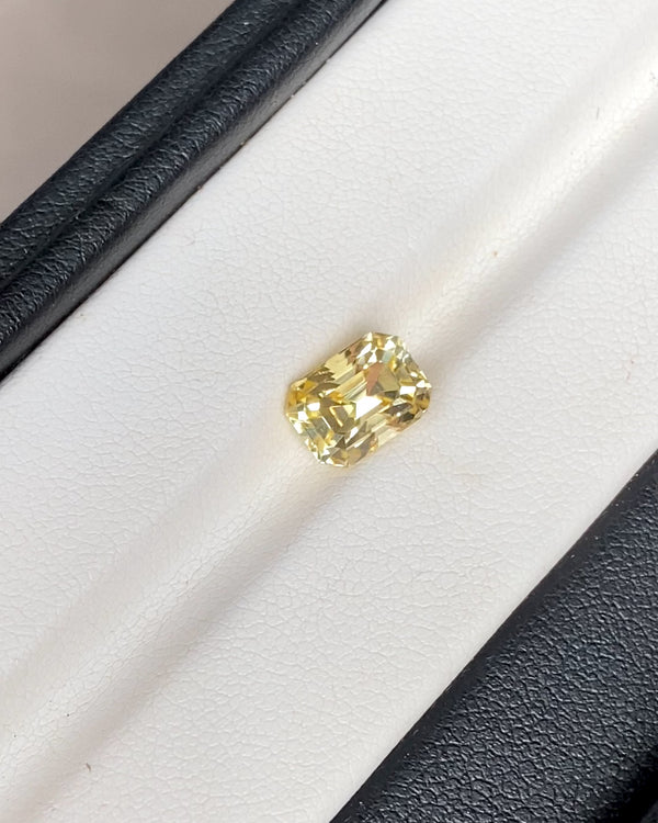 3.54 ct Yellow Emerald Cut Sapphire Unheated GIA Gem