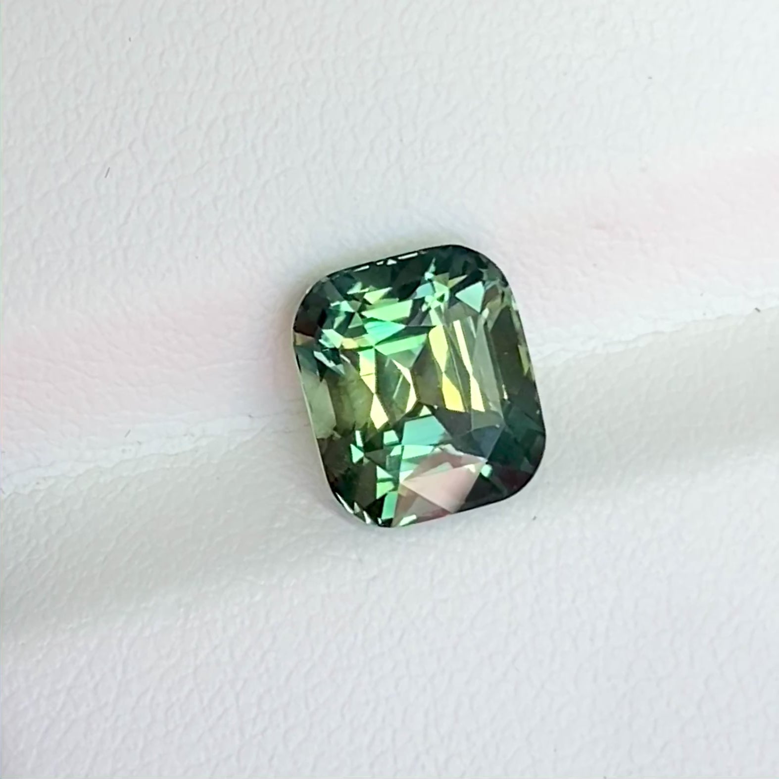 4.50 ct Yellowish Green Sapphire Rectangular Cushion Natural Unheated