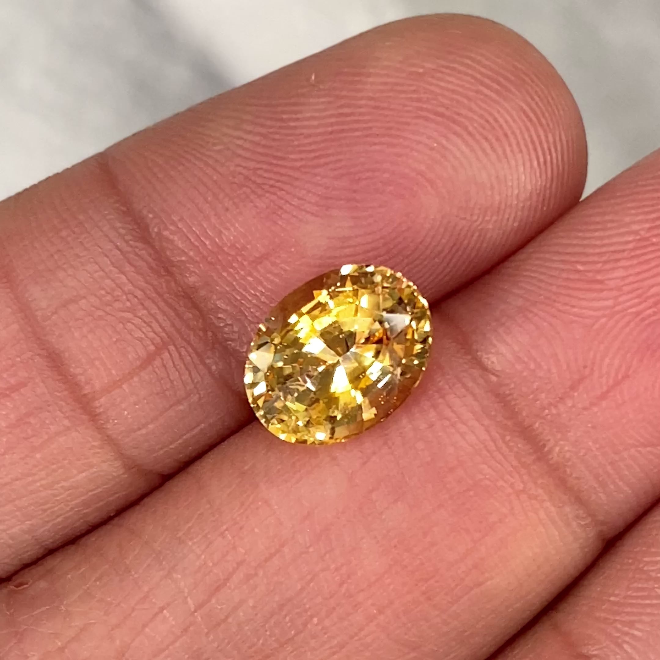 2.99 ct Champagne Yellow Sapphire Oval Shape Natural Heated