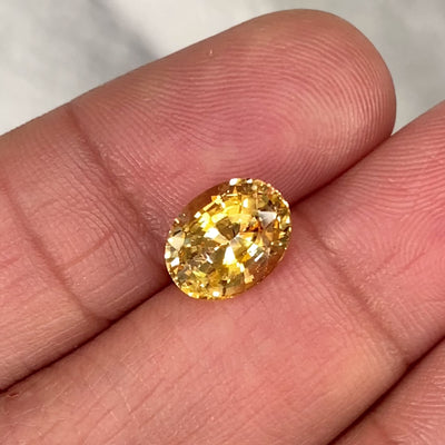 2.99 ct Champagne Yellow Sapphire Oval Shape Natural Heated