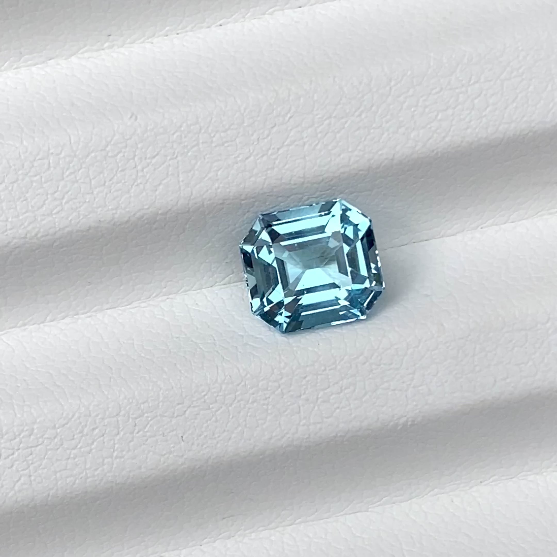 2.36 ct Aquamarine green precious stones Emerald Cut Natural