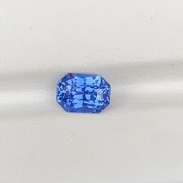 3.08 ct Cornflower Blue Sapphire Radiant Cut Unheated GIA Certified