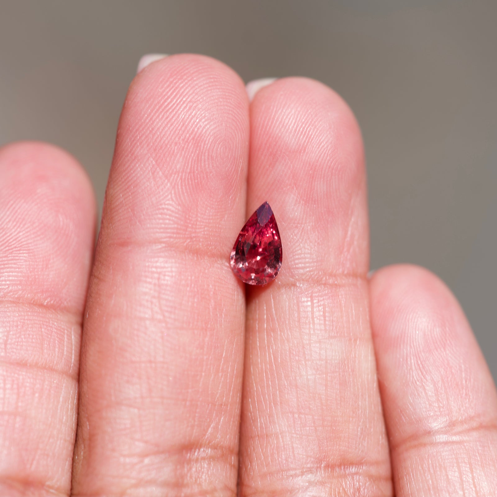 1.08 ct Padparadscha Sapphire Madagascar Pear Cut - Natural Heated