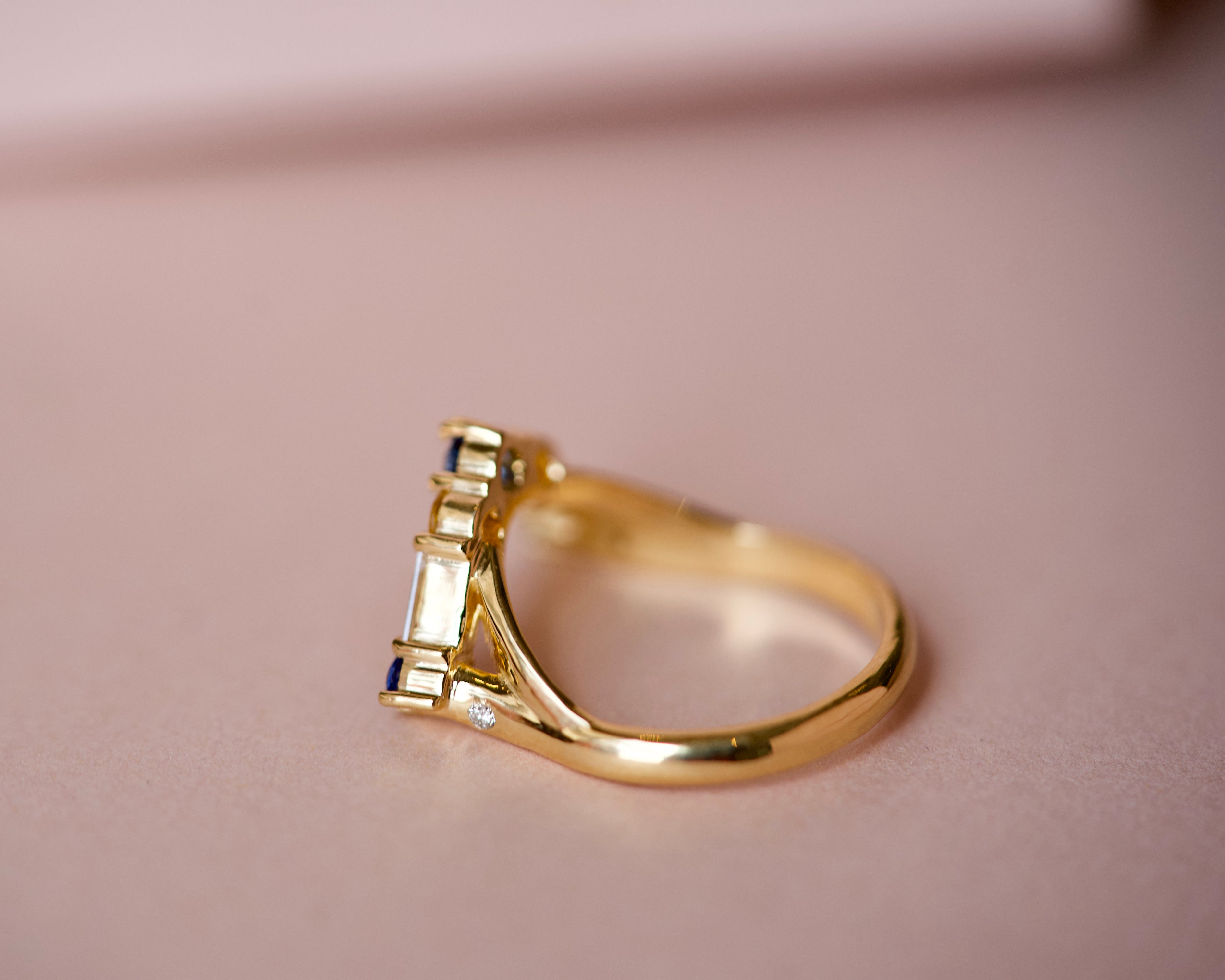 Sapphire diamond band with baguette diamonds, side