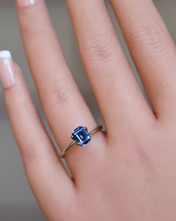 unheated 1.59 ct blue sapphire gem