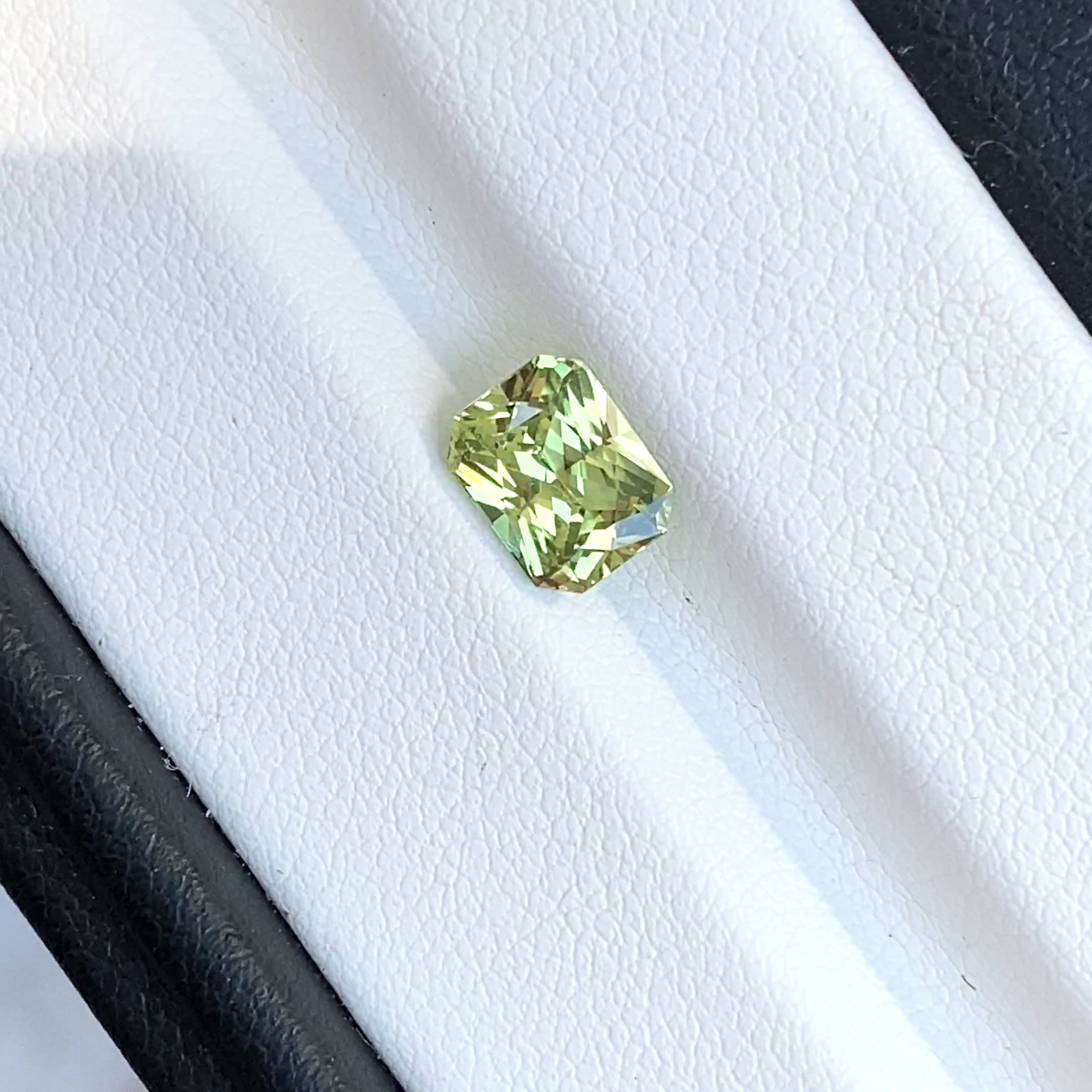 1.69 ct Mint Green Sapphire Radiant Cut Unheated Gemstones