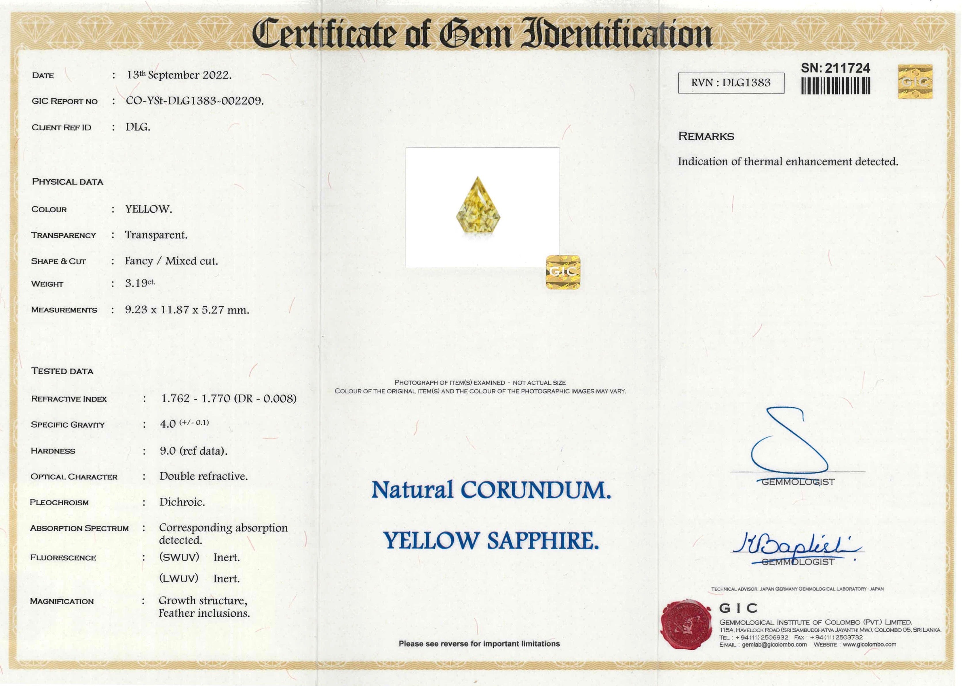 3.19 ct Yellow Sapphire Fancy Triangular Cut Natural Heated