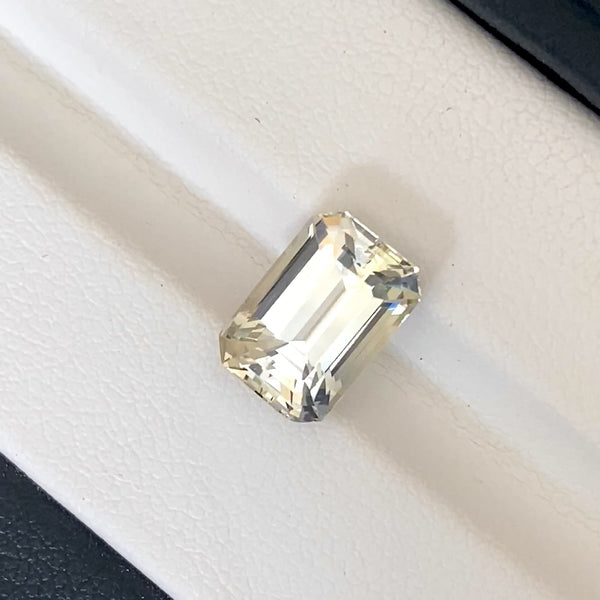 4.17 ct Light Yellow Sapphire Emerald Cut Natural Unheated