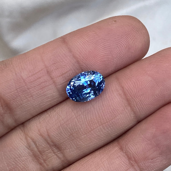 3.73 ct Oval Blue Cornflower Sapphire Natural Unheated