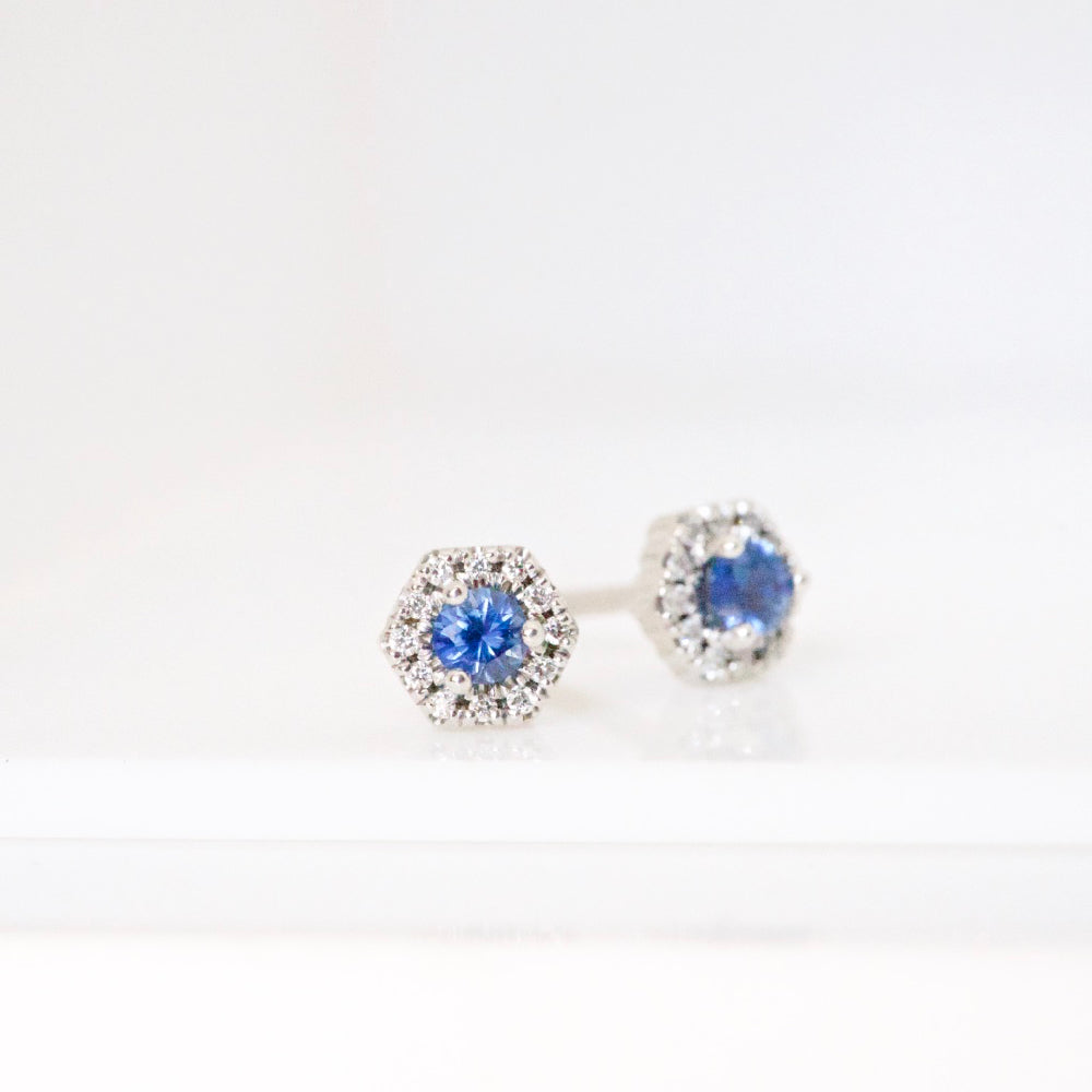 PETRA Mini Blue Sapphire Diamond Halo Studs in 18k Gold

