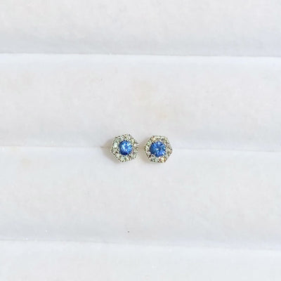 PETRA Mini Blue Sapphire Diamond Halo Studs in 18k Gold

