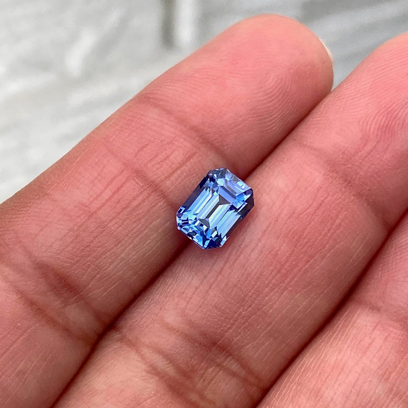 cornflower-blue-sapphire-ring-unheated