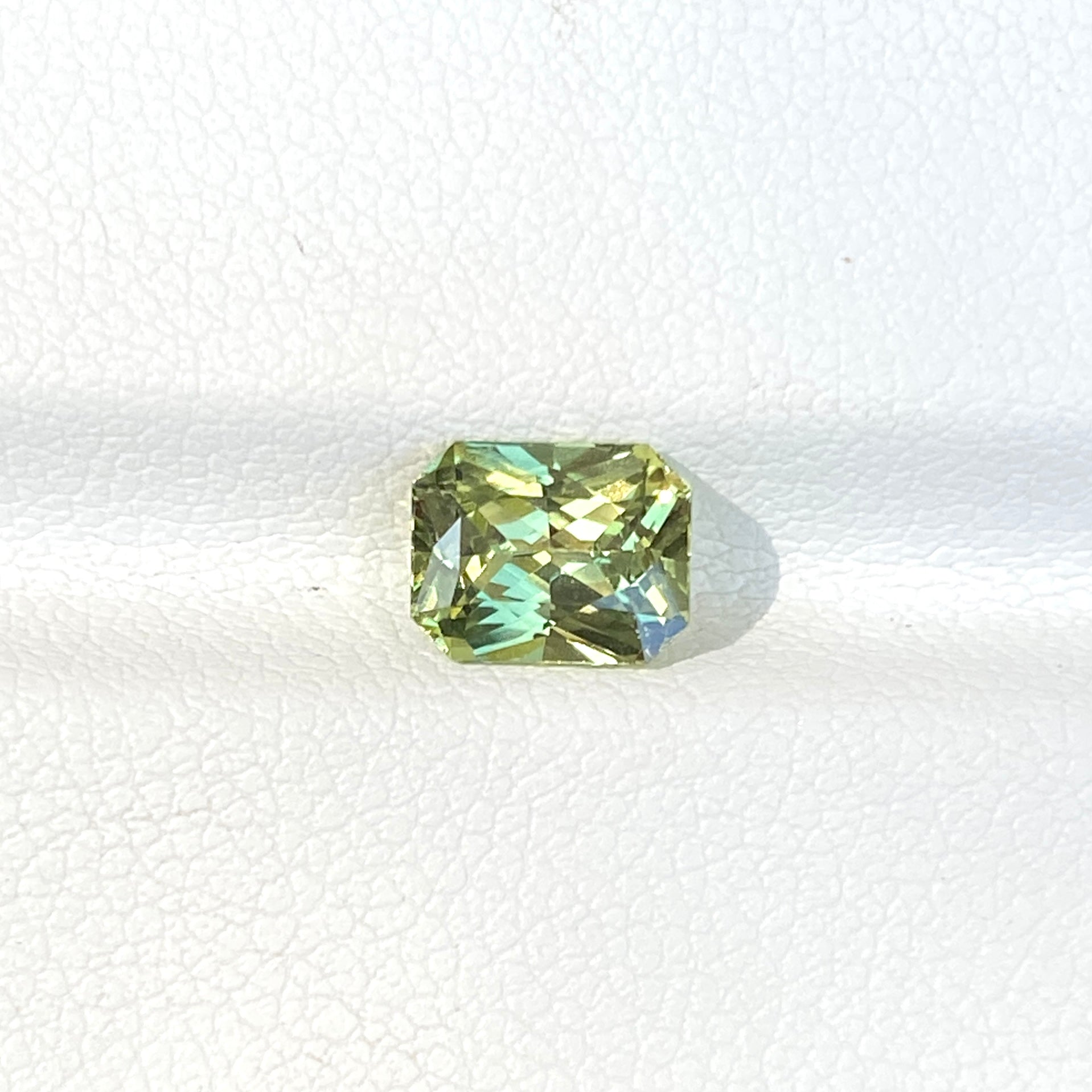 1.69 ct Mint Green Sapphire Radiant Cut Unheated Gemstones