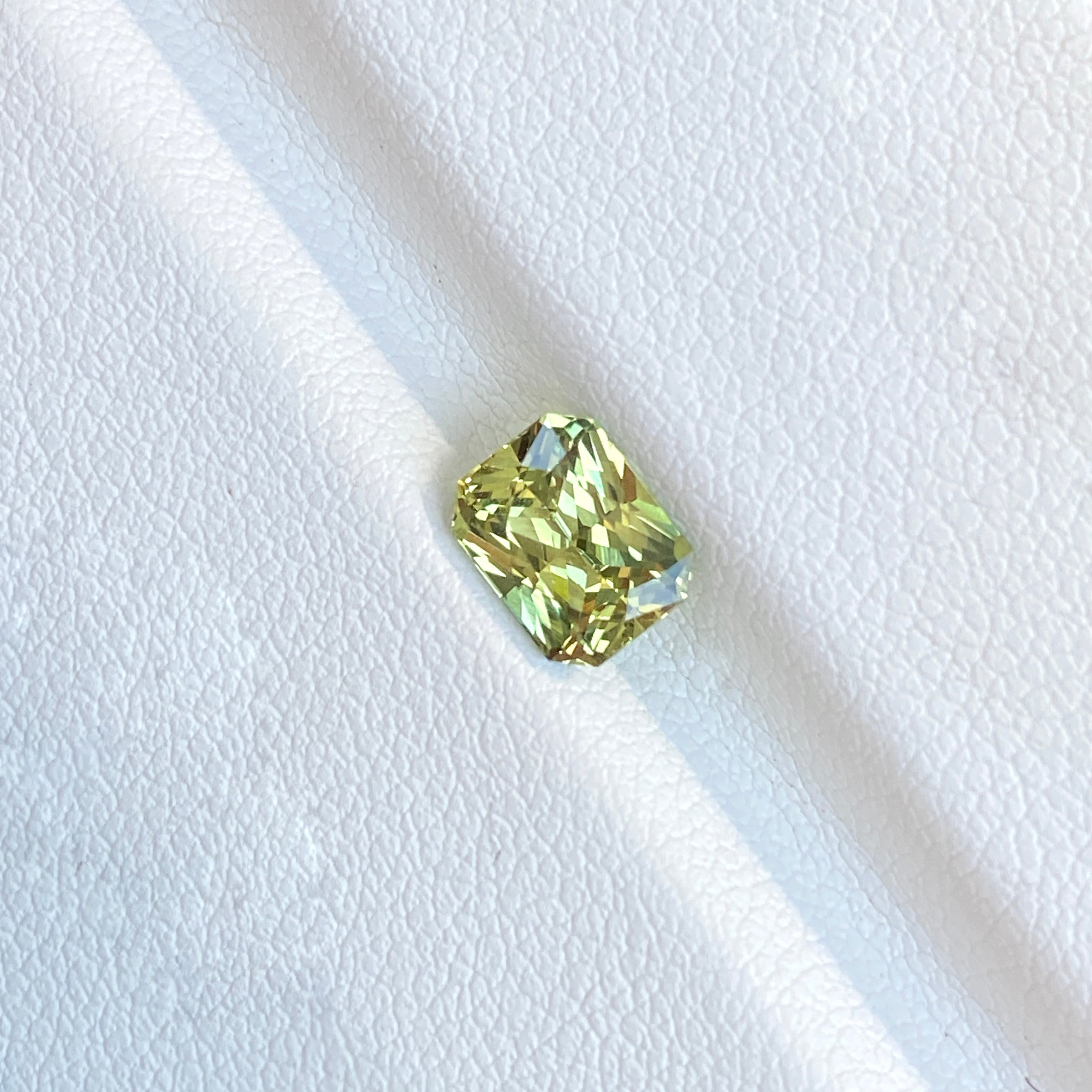 1.69 ct Mint Green Sapphire Radiant Cut Unheated Gemstones