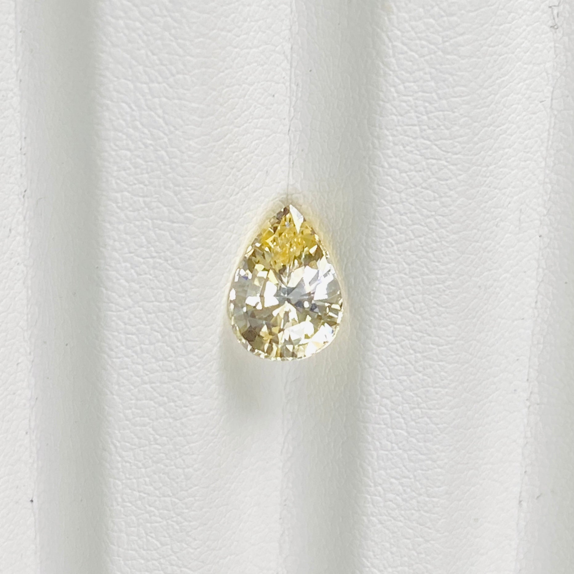 2.55 ct Champagne Yellow Sapphire Pear Natural Unheated Gems