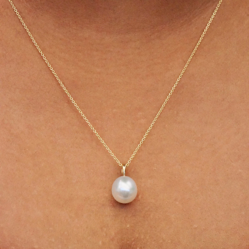 South Sea Pearl Pendant in 18k Yellow Gold