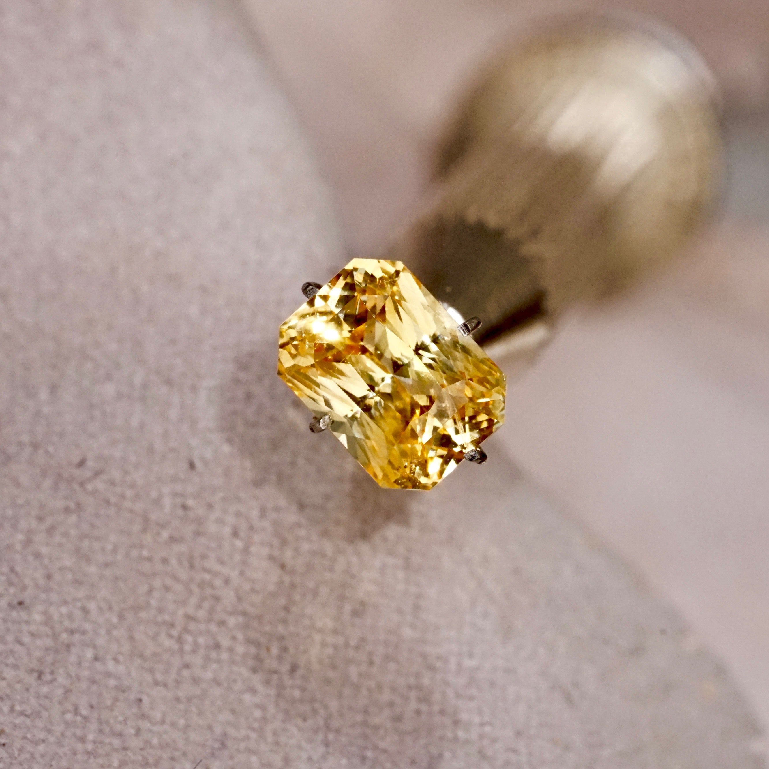 radiant-cut-apricot-sapphire-unheated-large-ys1202.jpg